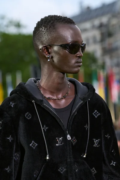 Look 17